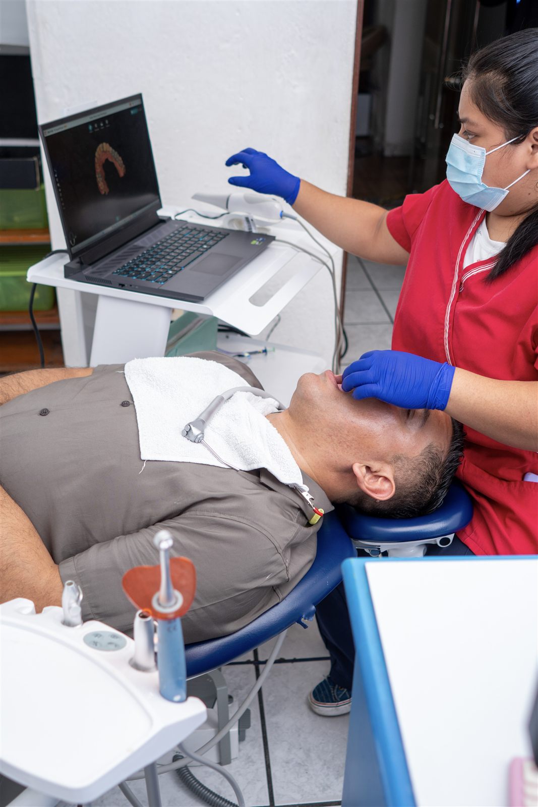Escaneo digital 3D para implantes